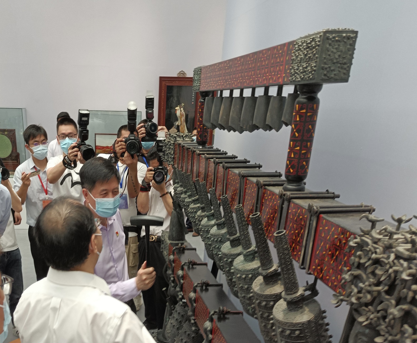 上海非遺展，文旅部領導奏響隨州青銅編鐘